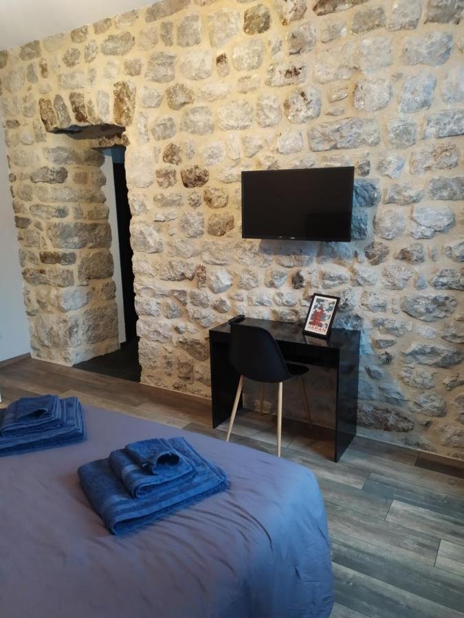 Chambres D'Hotes "Au Pied De La Bealiere" Montpezat-sous-Bauzon Oda fotoğraf